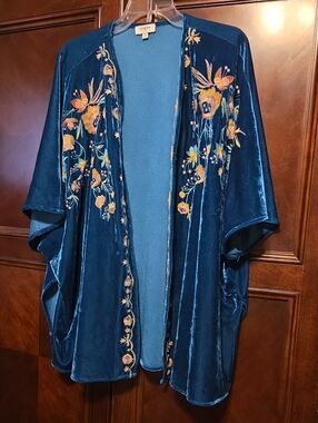 Umgee Teal Velvet Embroidered Kimono Cape